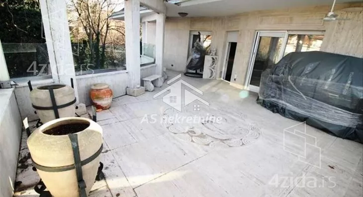 Četvoroiposoban stan | 4zida