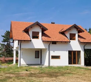 Banstol, Okolne lokacije, Sremski Karlovci, dvoetažna | 4zida.rs