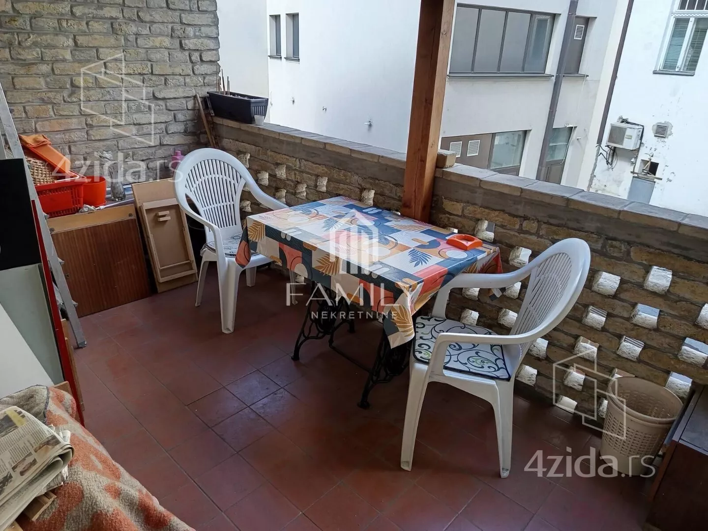 Četvoroiposoban stan | 4zida