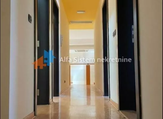 Šestosoban stan | 4zida