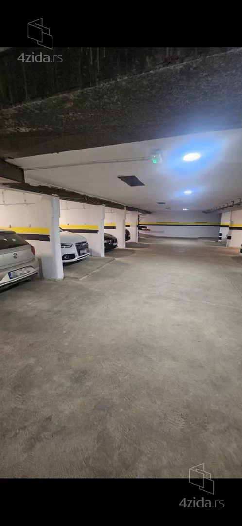 Parking | 4zida