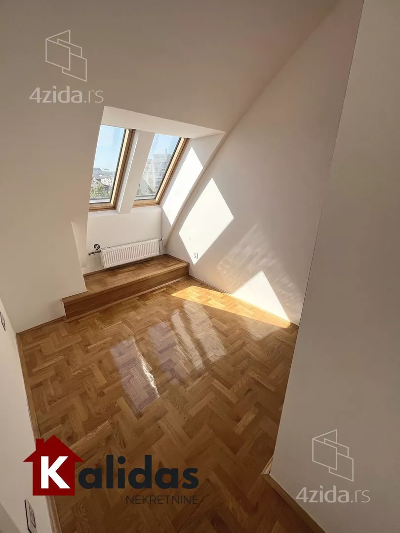 Šestosoban stan | 4zida