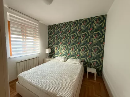 Radnička 16 | 4zida.rs