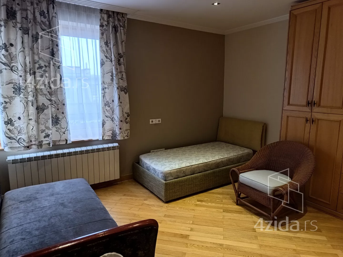 Četvoroiposoban stan | 4zida