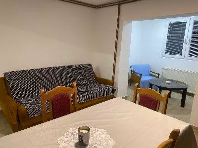 Vase Čarapića | 4zida.rs