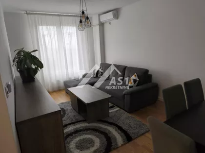 Zlatarićeva | 4zida.rs