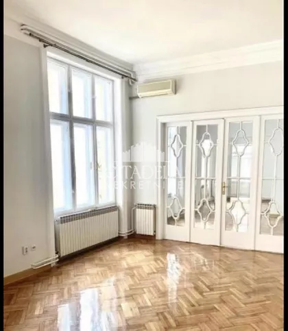 Cara Uroša | 4zida.rs