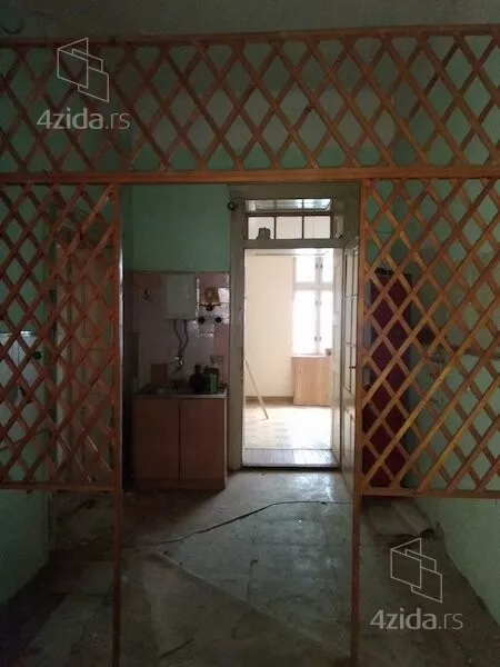 Četvoroiposoban stan | 4zida