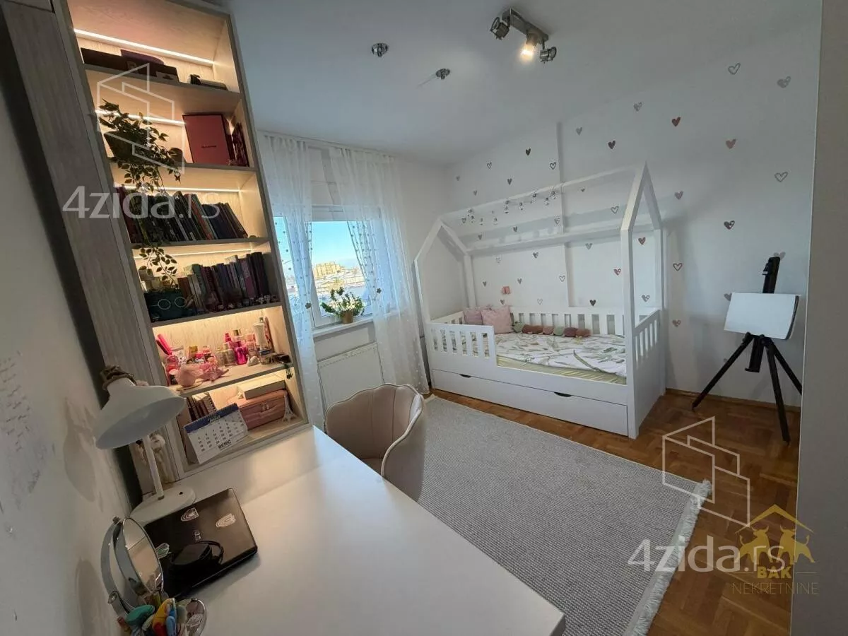 Četvorosoban stan | 4zida