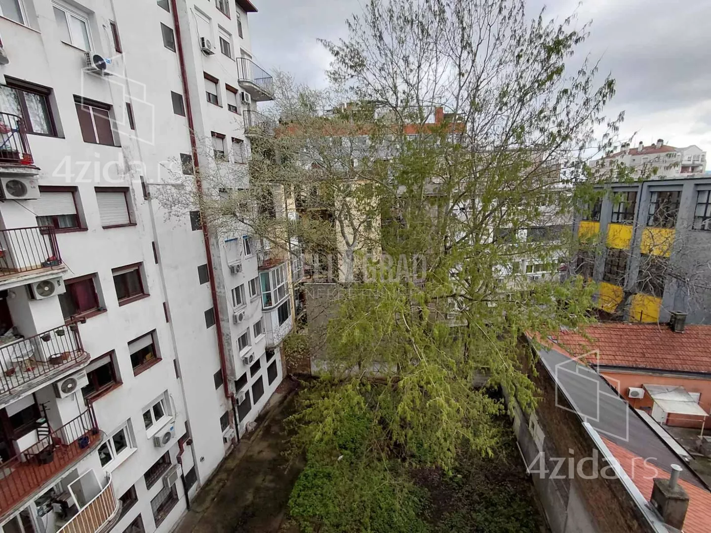 Dvoiposoban stan | 4zida