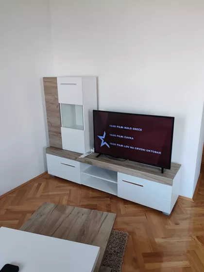 Jovana Apela | 4zida.rs