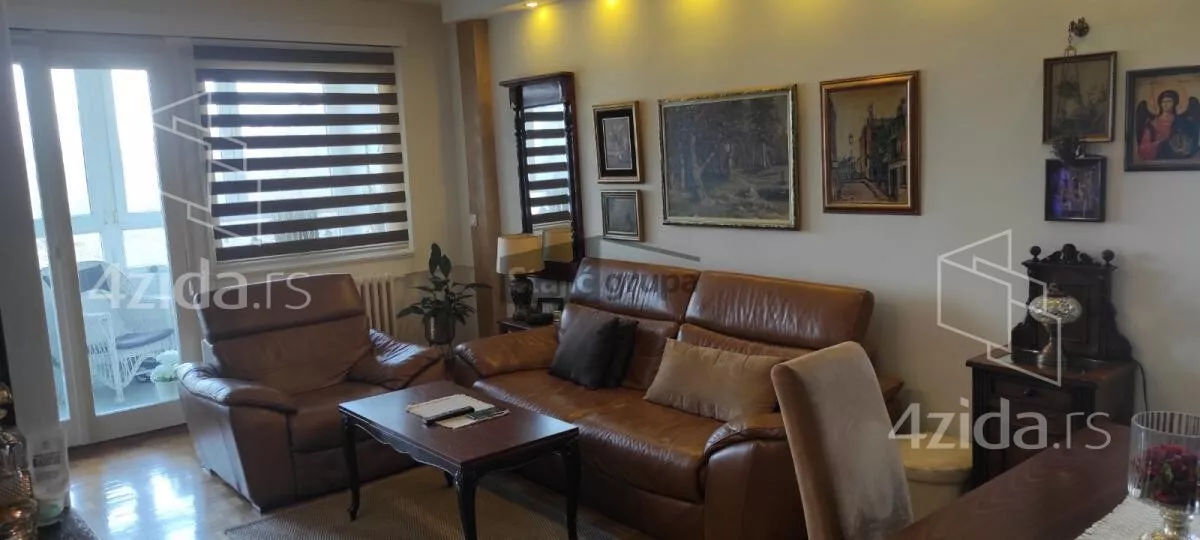 Troiposoban stan | 4zida