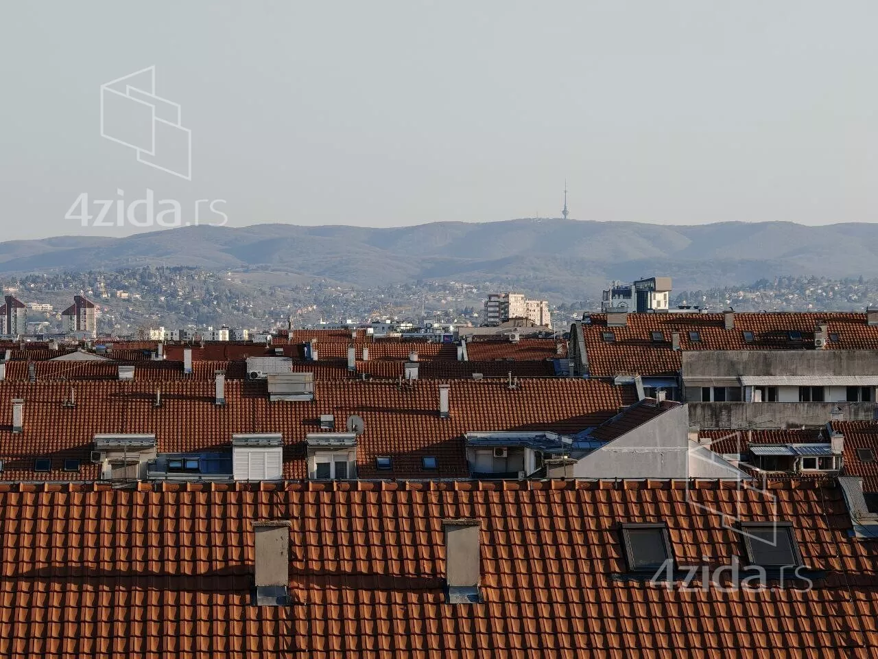 Četvoroiposoban stan | 4zida