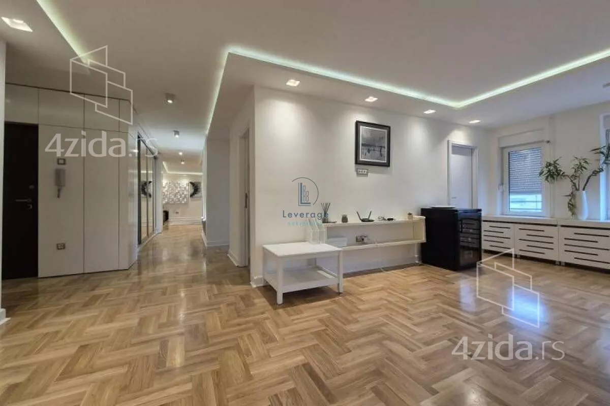 Petosoban stan | 4zida