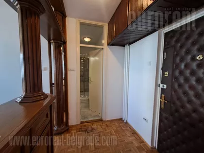 CRVENI KRST | 4zida.rs