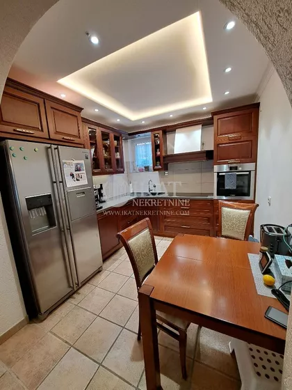 Novi Banovci | 4zida.rs