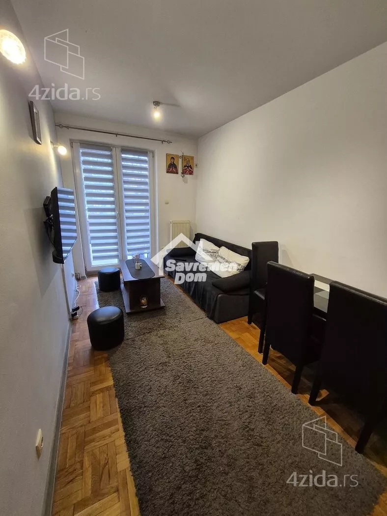 Šestosoban stan | 4zida