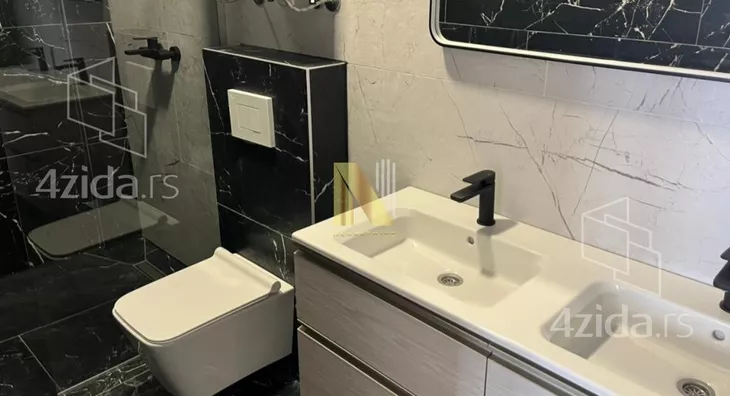 Četvoroiposoban stan | 4zida