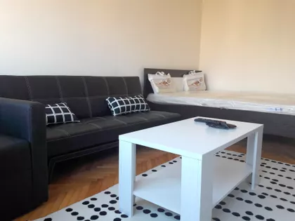 Studentski Trg | 4zida.rs