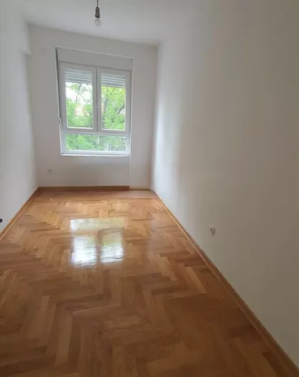 Vukov Spomenik | 4zida.rs