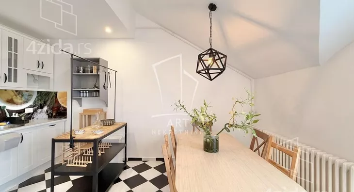 Troiposoban stan | 4zida