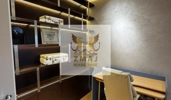 Sedmosoban stan | 4zida