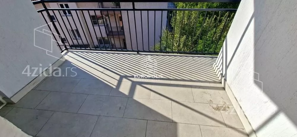 Četvoroiposoban stan | 4zida