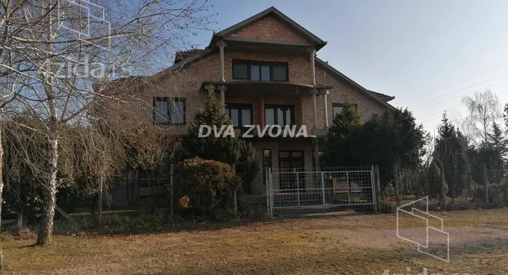 Poslovna zgrada | 4zida