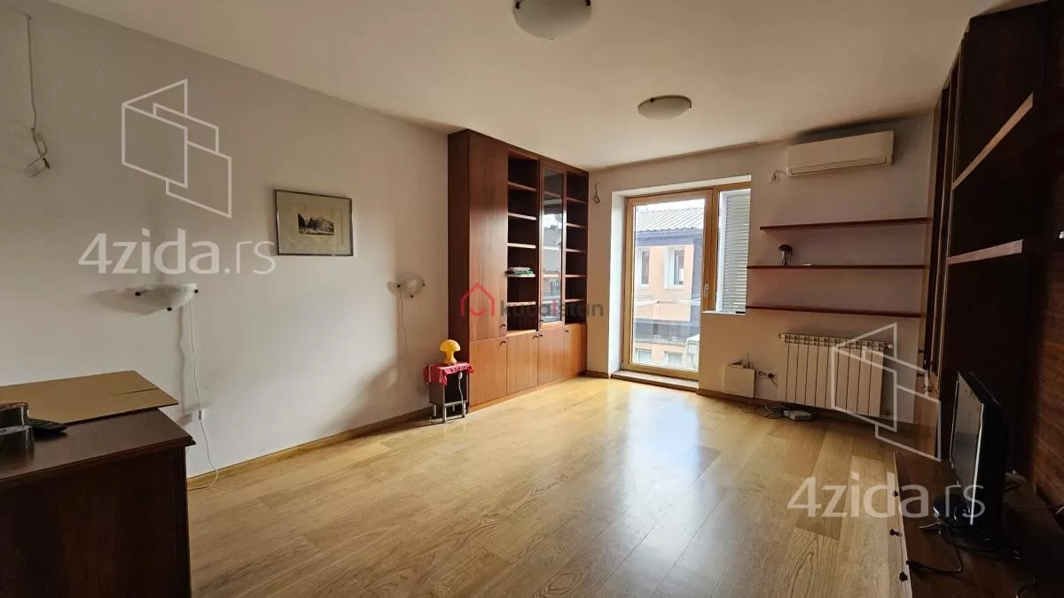 Sedmosoban stan | 4zida