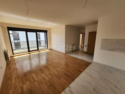 Prvomajska | 4zida.rs