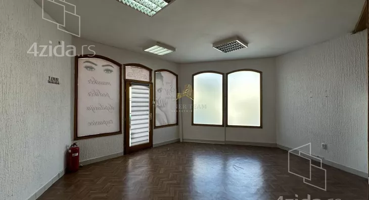 Poslovni prostor | 4zida