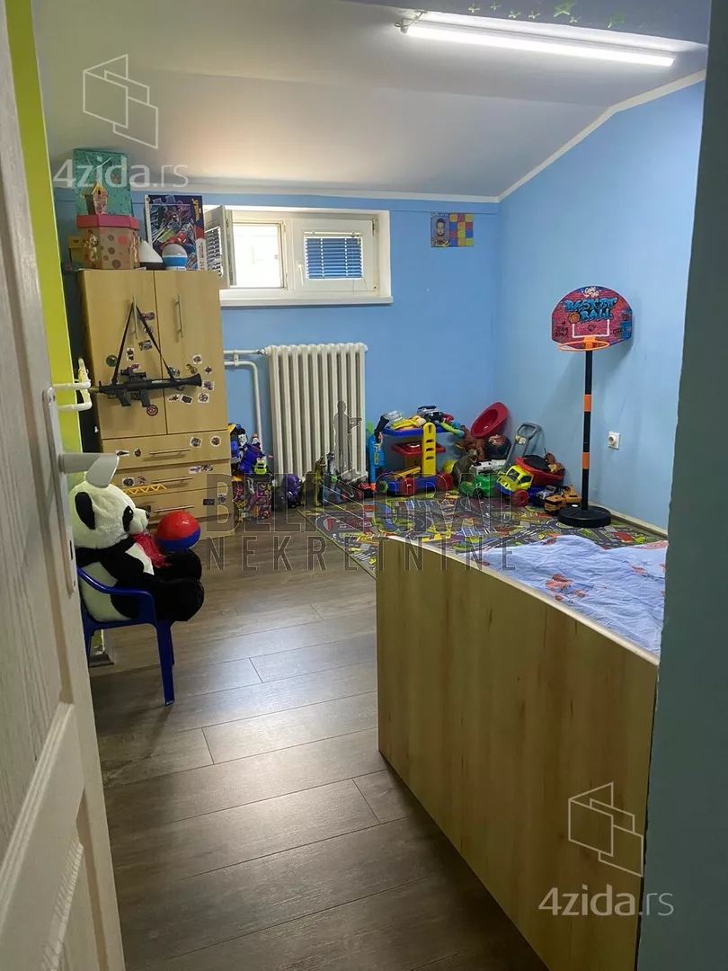 Četvoroiposoban stan | 4zida