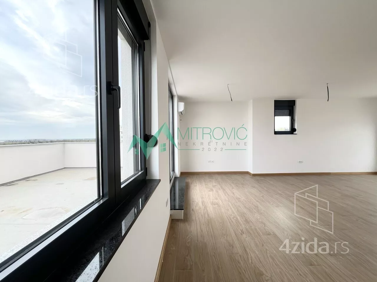 Petosoban stan | 4zida