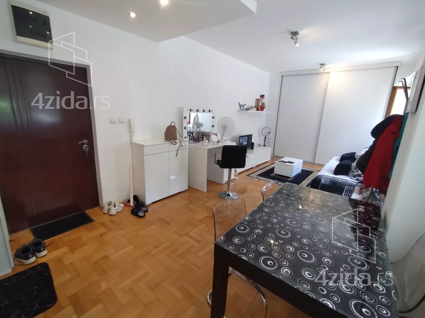 Garsonjera | 4zida