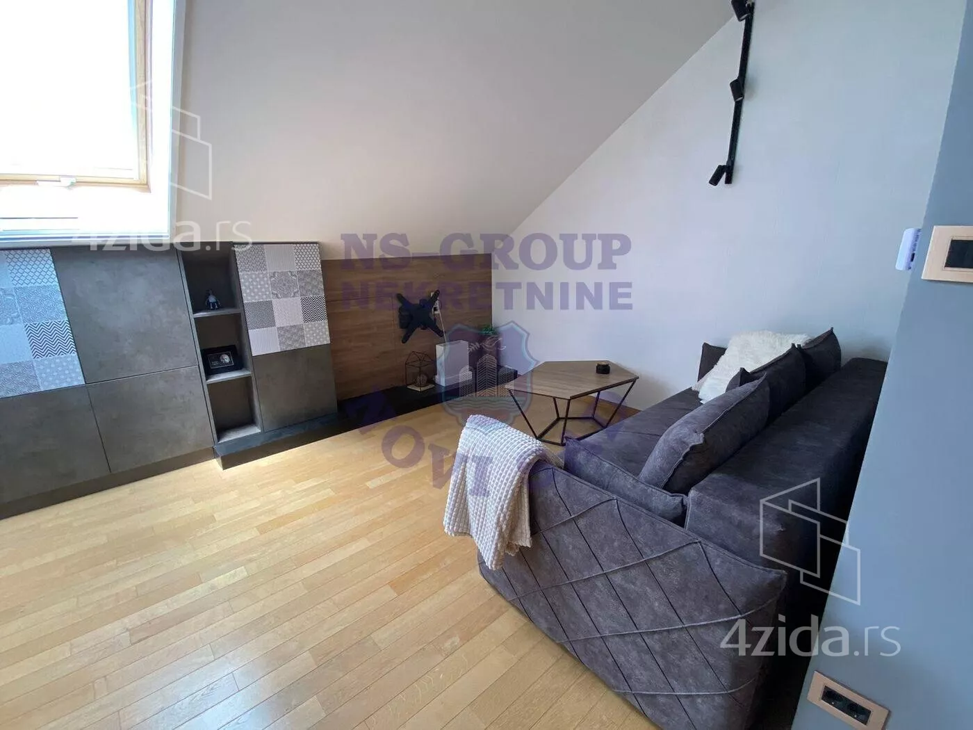 Troiposoban stan | 4zida