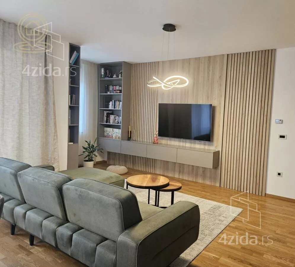 Četvoroiposoban stan | 4zida