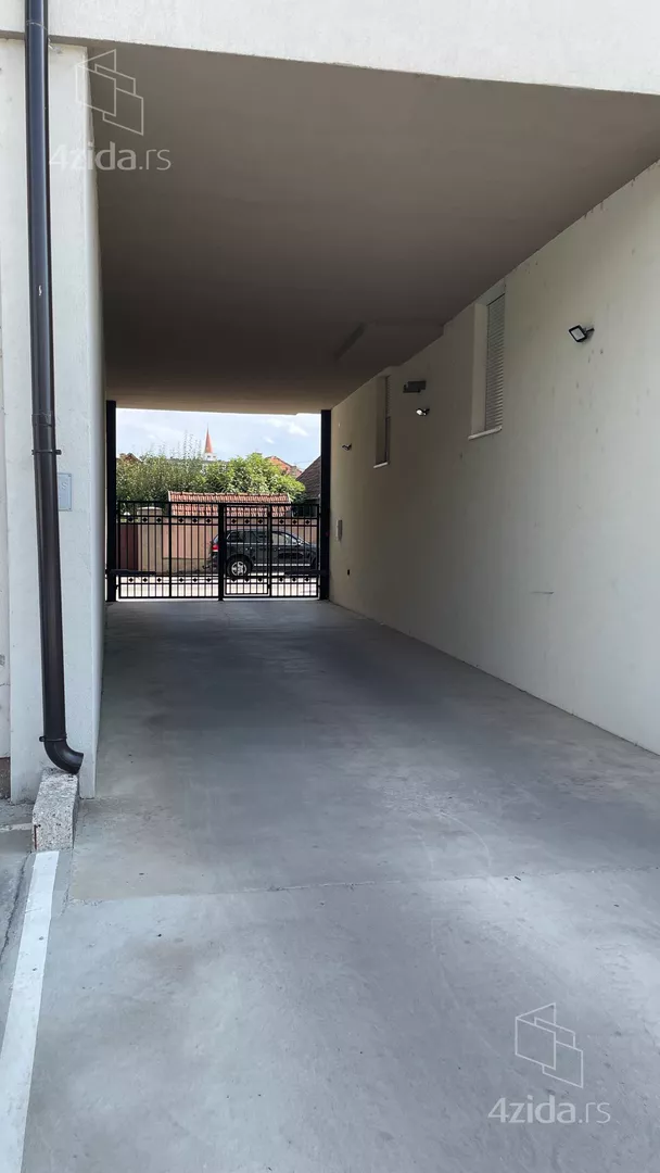 Parking | 4zida