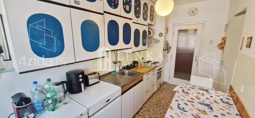 Četvoroiposoban stan | 4zida