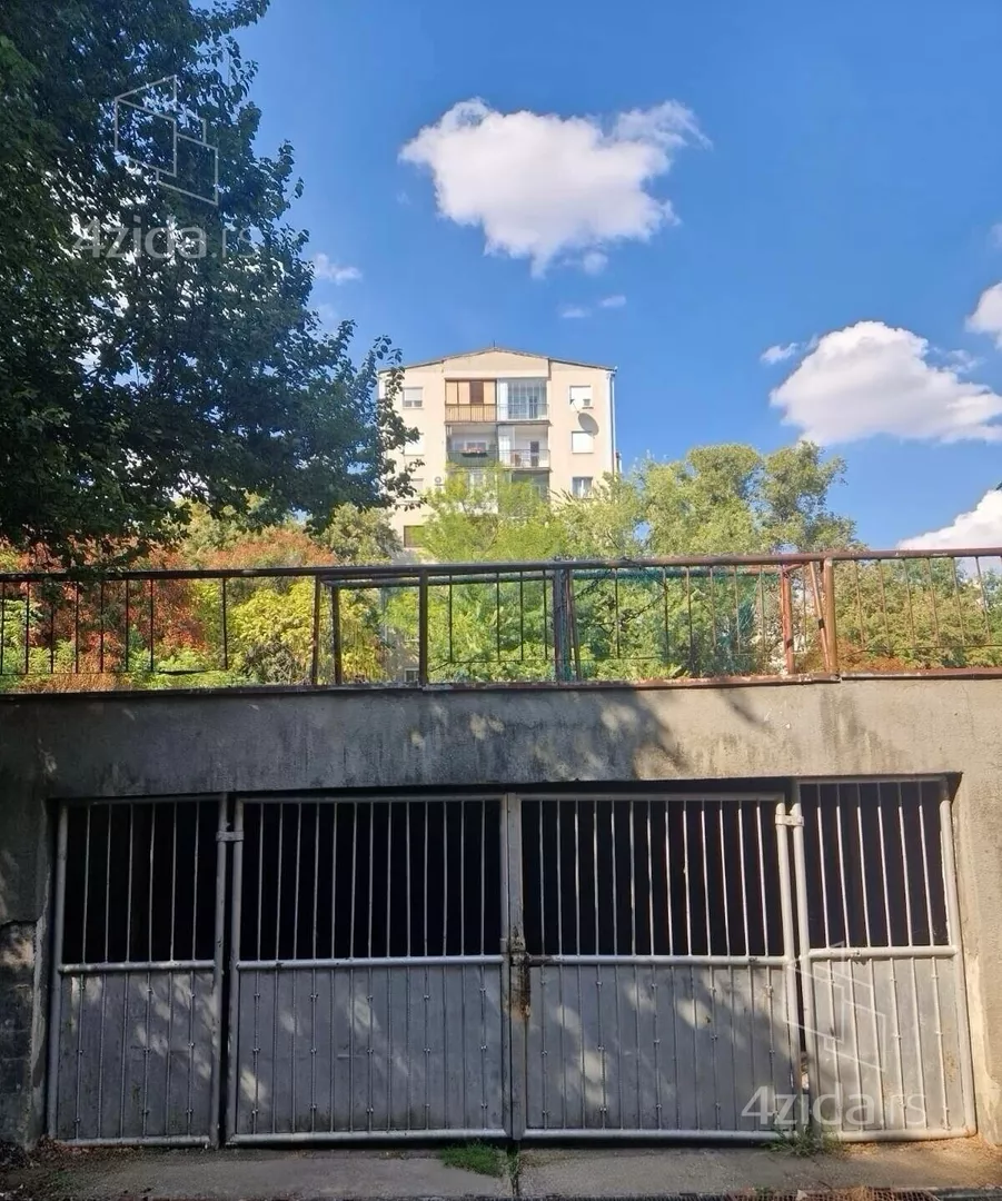 Garaža | 4zida