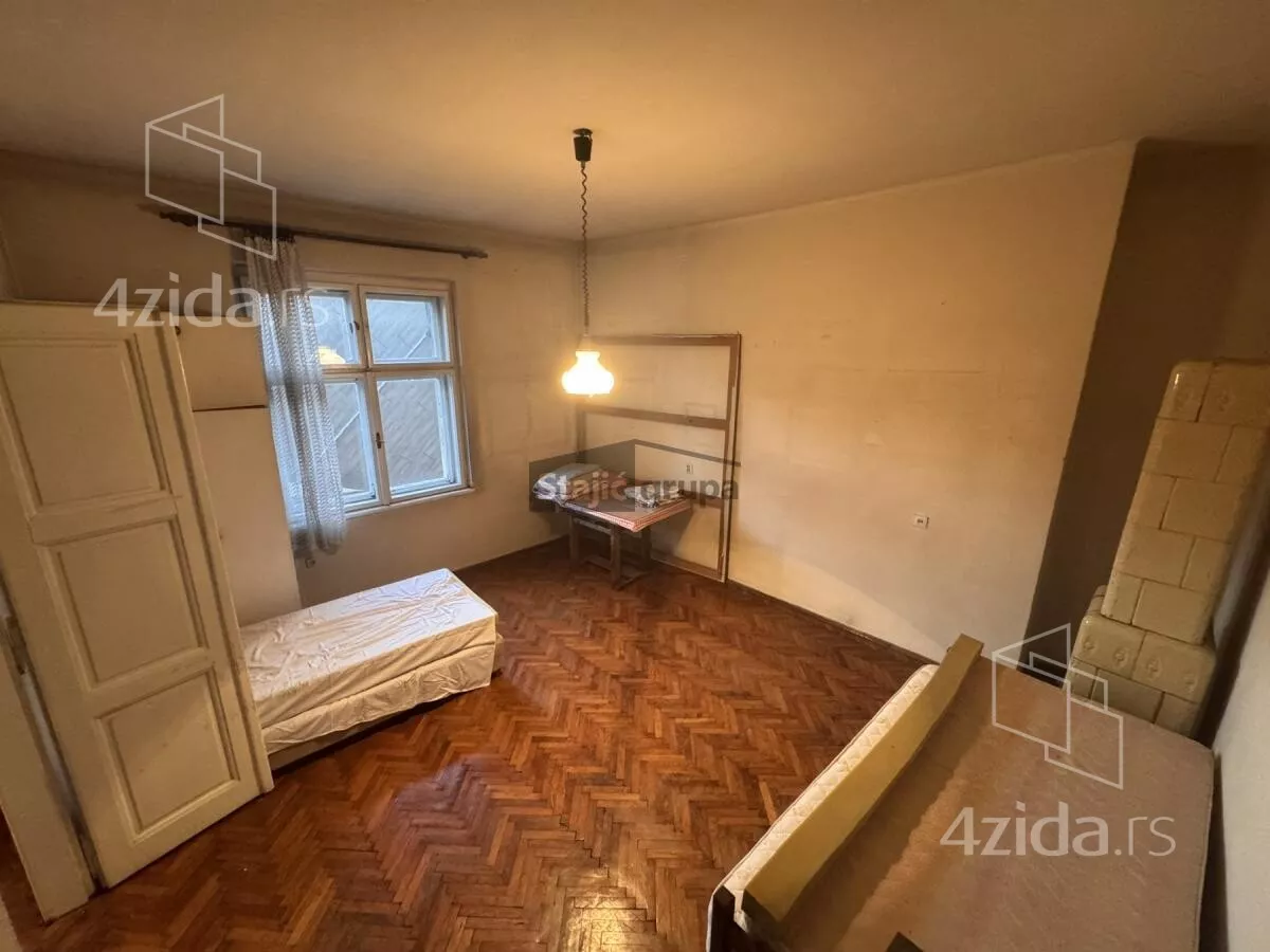 Četvoroiposoban stan | 4zida