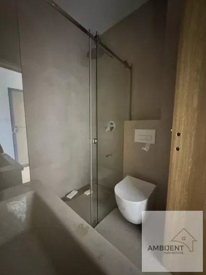 Stari Banovci | 4zida.rs