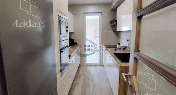 Petosoban stan | 4zida