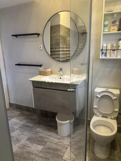 Francuska | 4zida.rs