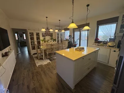 Mala Amerika | 4zida.rs