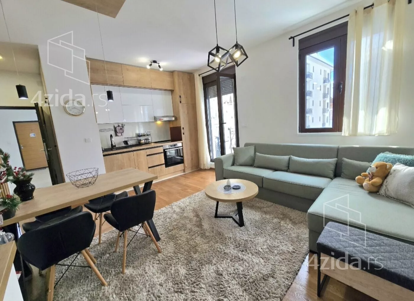 Jednoiposoban stan | 4zida