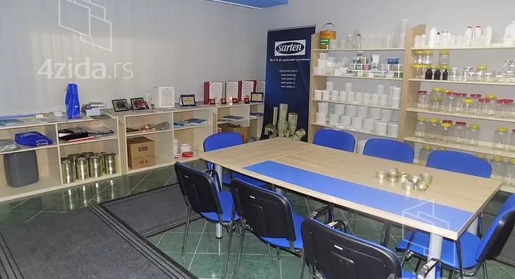 Poslovna zgrada | 4zida