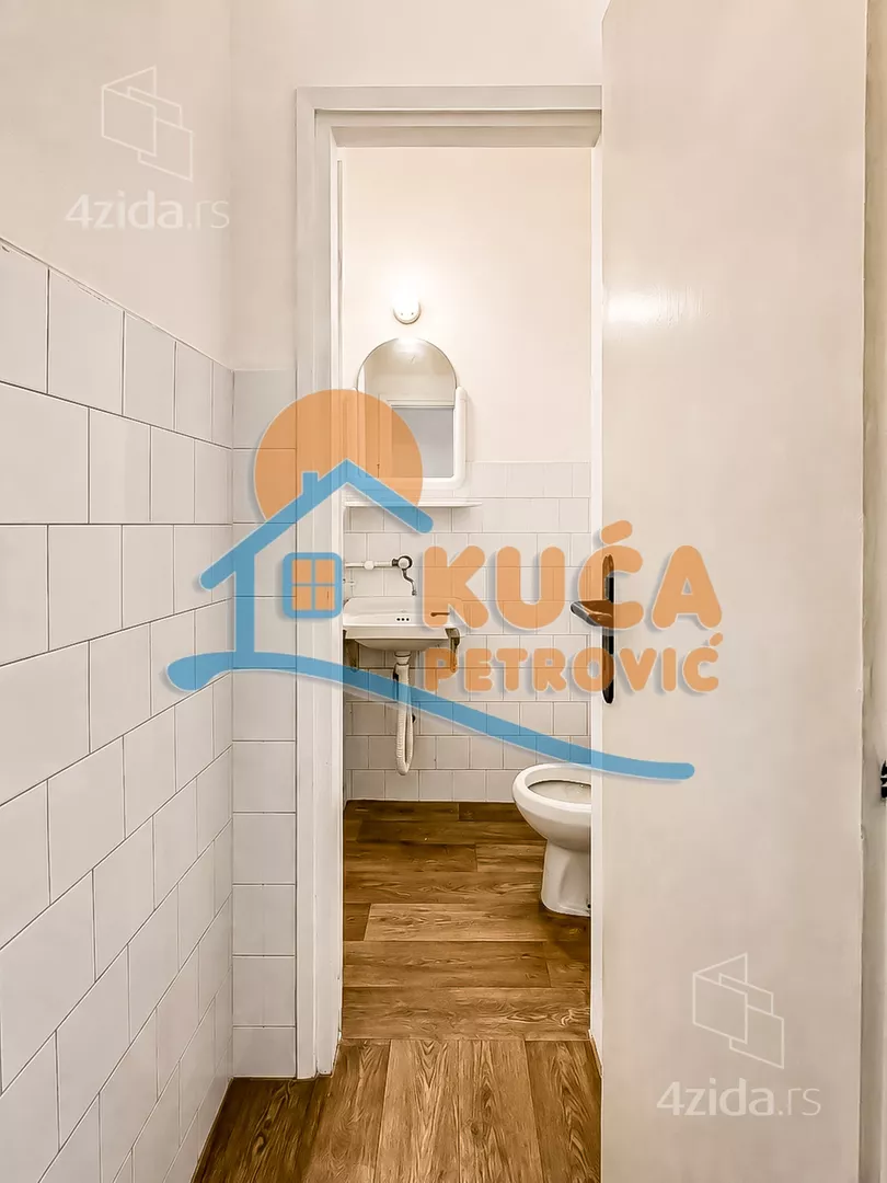 Lokal | 4zida