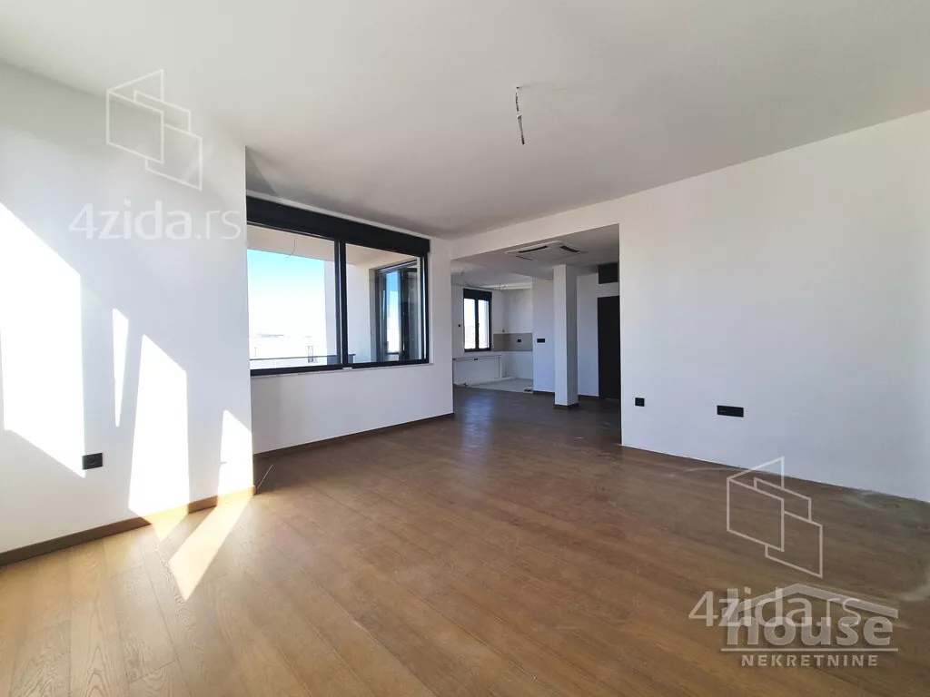 Četvoroiposoban stan | 4zida