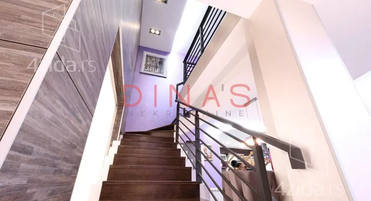 Šestosoban stan | 4zida