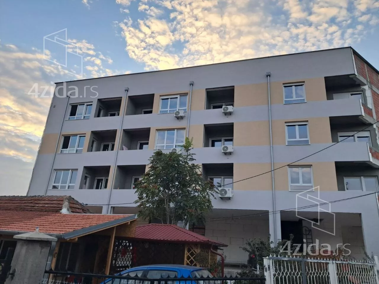 Dvoiposoban stan | 4zida
